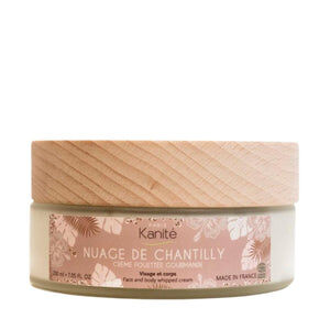 Nuage de Chantilly de Kanité est une crème à la texture fondante et aux multiples propriétés bienfaisantes pour votre peau. Elle prévient des vergetures, améliore la souplesse et l’hydratation.