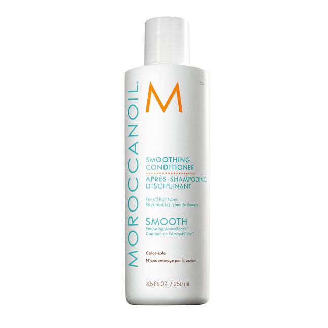 Le Smoothing Conditioner de Moroccanoil permet d'hydrater parfaitement les cheveux et d'offrir le côté lissant. Il est idéal pour les cheveux bouclés à frisés.